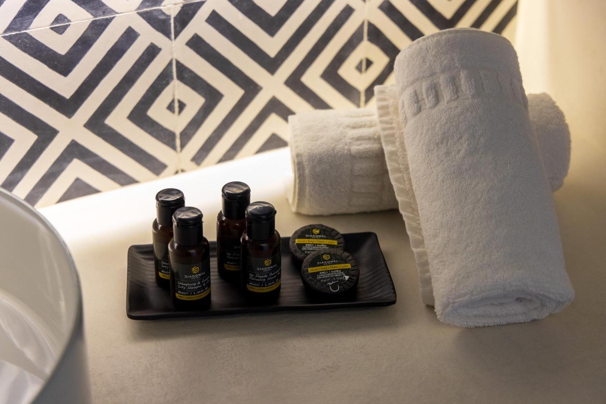 Diagonal Hotel Tangier Bagian luar foto