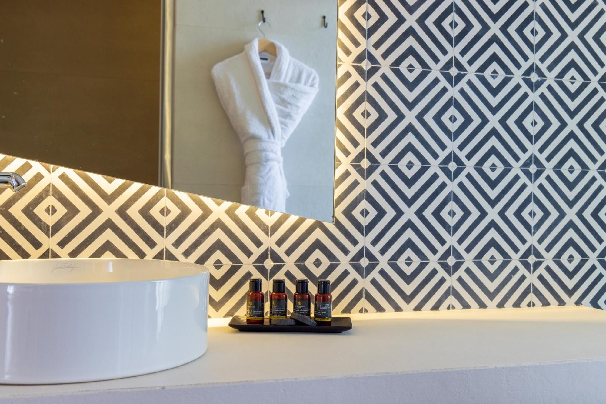 Diagonal Hotel Tangier Bagian luar foto